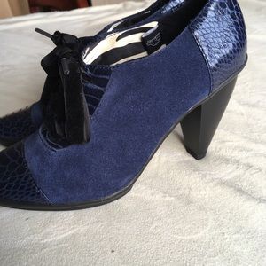 libby.edelman New York Sz 6 Blue Suede 3 1/2” Heel